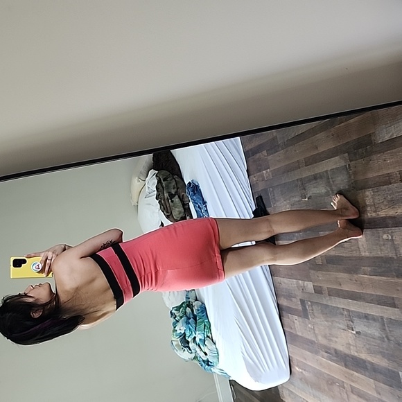 Coral and black body con dress - Picture 2 of 2